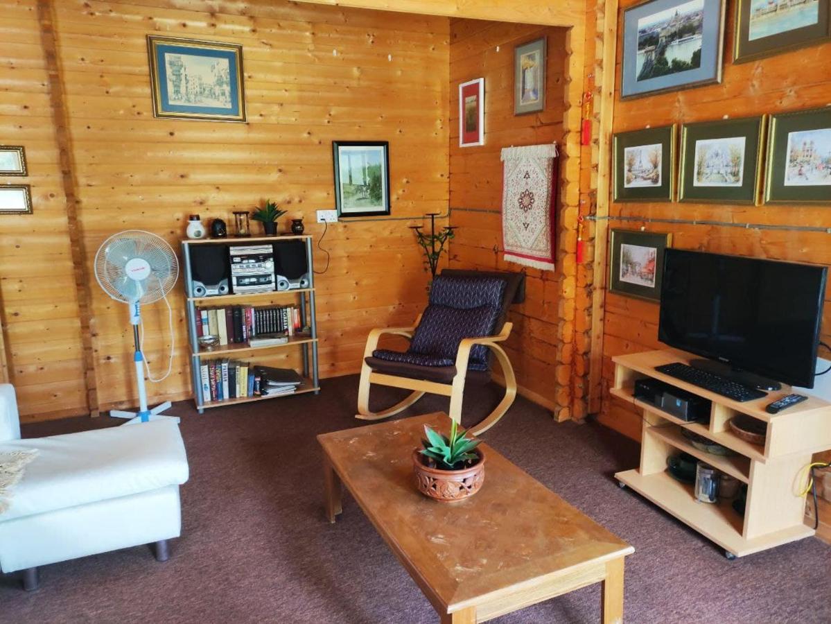 Kato Amiandos The Cosy Mountain Cabin With Stunning Views Near Troodos מראה חיצוני תמונה